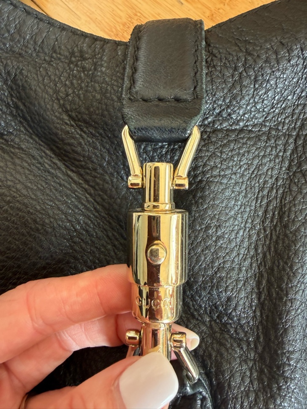 GUCCI Jackie Hobo Bag Black Pebbled Leather Bamboo Tassel Gold Hardware - Picture 4 of 10